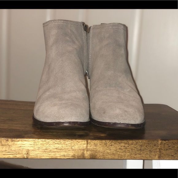 EUC greige suede Land’s End Booties 8B - Picture 3 of 5